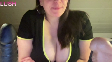 HornyMilfLeah  30-11-2021